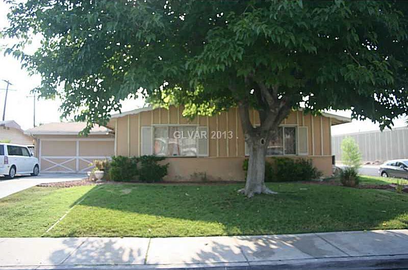 1st image of 204 Wildrose St