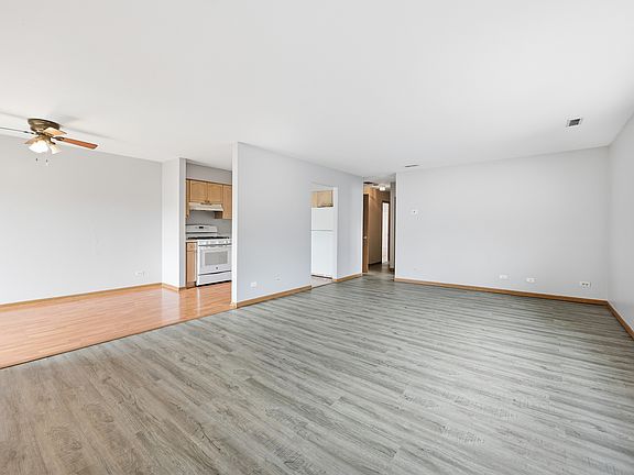 2nd image of 1141 Greenwood Cir #7F