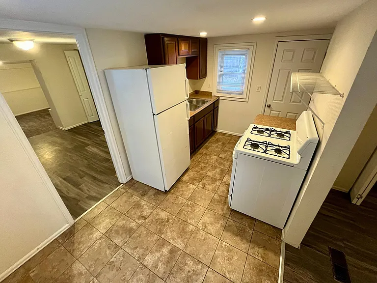 4731 N Vine St — Photo 5