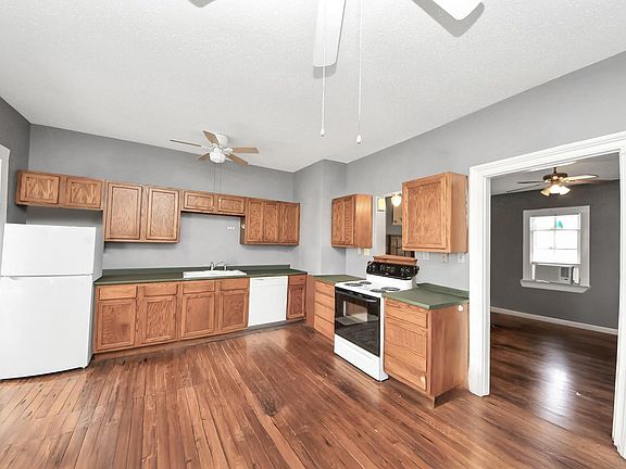 2nd image of 1528 Church St