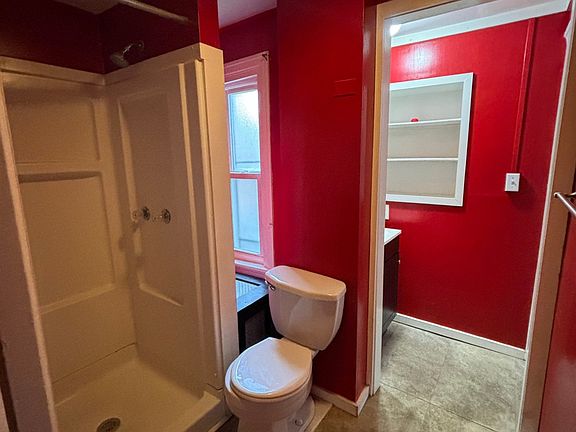 4th image of 231 Essex St #B