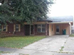 2705 E 10th Ave, Pine Bluff, AR 71601