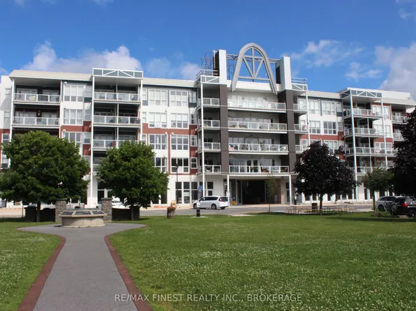 130 Water St #316, Gananoque, ON K7G 0A8