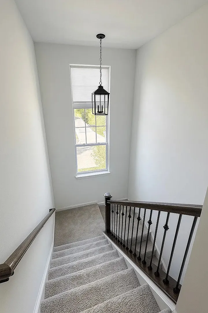 4 bed, 1900 sqft, $4,350 — Photo 1