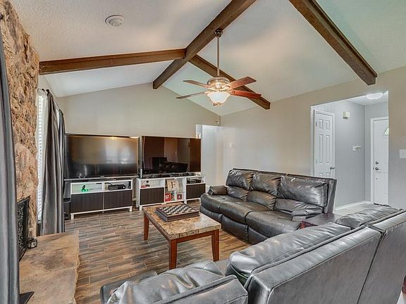 3rd image of 3801 Boxwood Ct