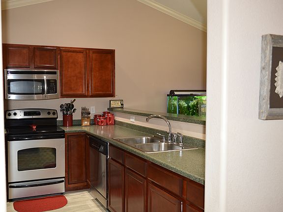 3rd image of 7636 Applecross Rd