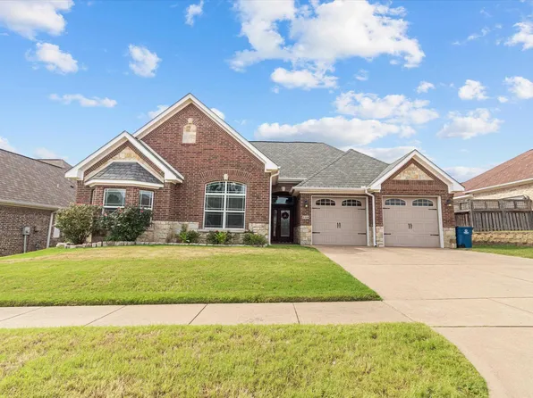 708 White Bear Trl, Lindale, TX 75771