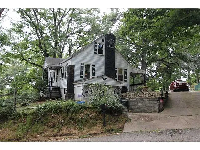 2650 Pine Hill Dr photo 1