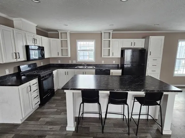 10838 Edwards Ln, Willis, MI 48191