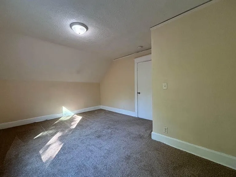 1159 Bush Ave — Photo 16