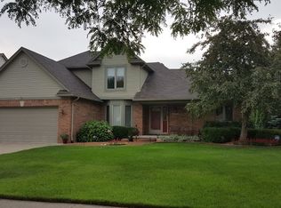 40274 Sugar Spring Dr, Sterling Heights, MI 48313