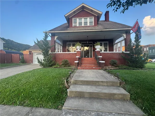 29 N Main St, Point Marion, PA 15474