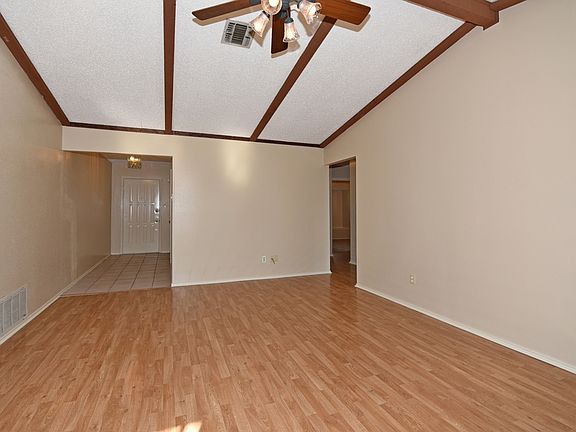 3rd image of 12138 Apricot Dr