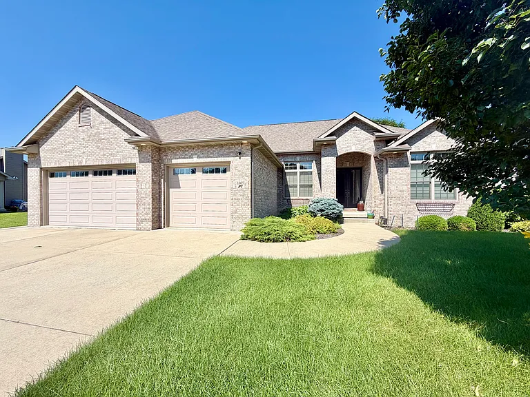 1805 Blue Stone Dr — Photo 1