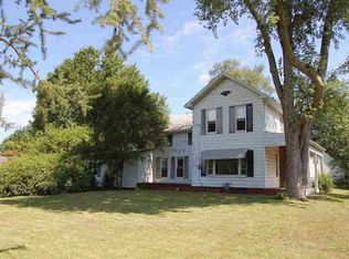 7926 Summerfield Rd, Lambertville, MI 48144