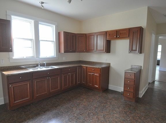 4th image of 7815 S Marquette Ave #2