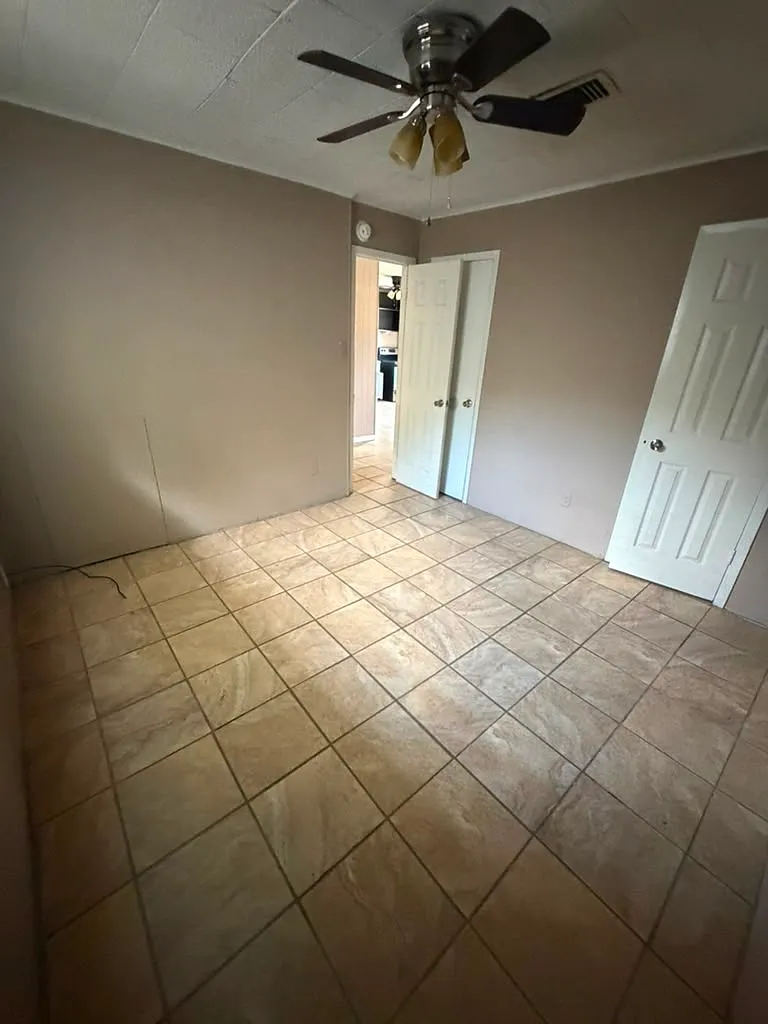 2 bed, 1430 sqft, $1,200 — Photo 3