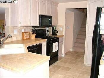 4th image of 4001 Providence Dr