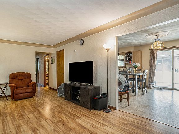 5th image of 729 Friar Tuck Dr