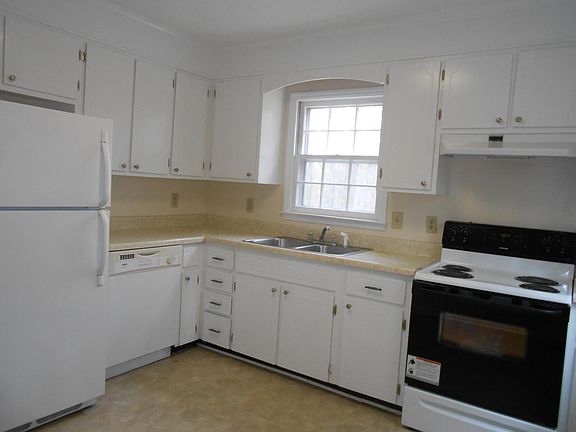 4th image of 1215 Brick Ln