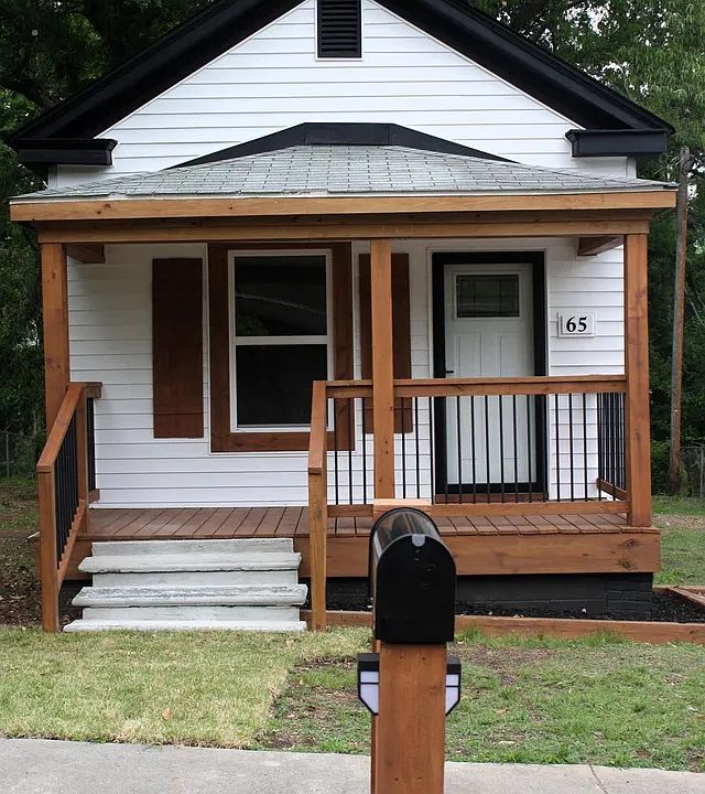 1st image of 65 Evans St