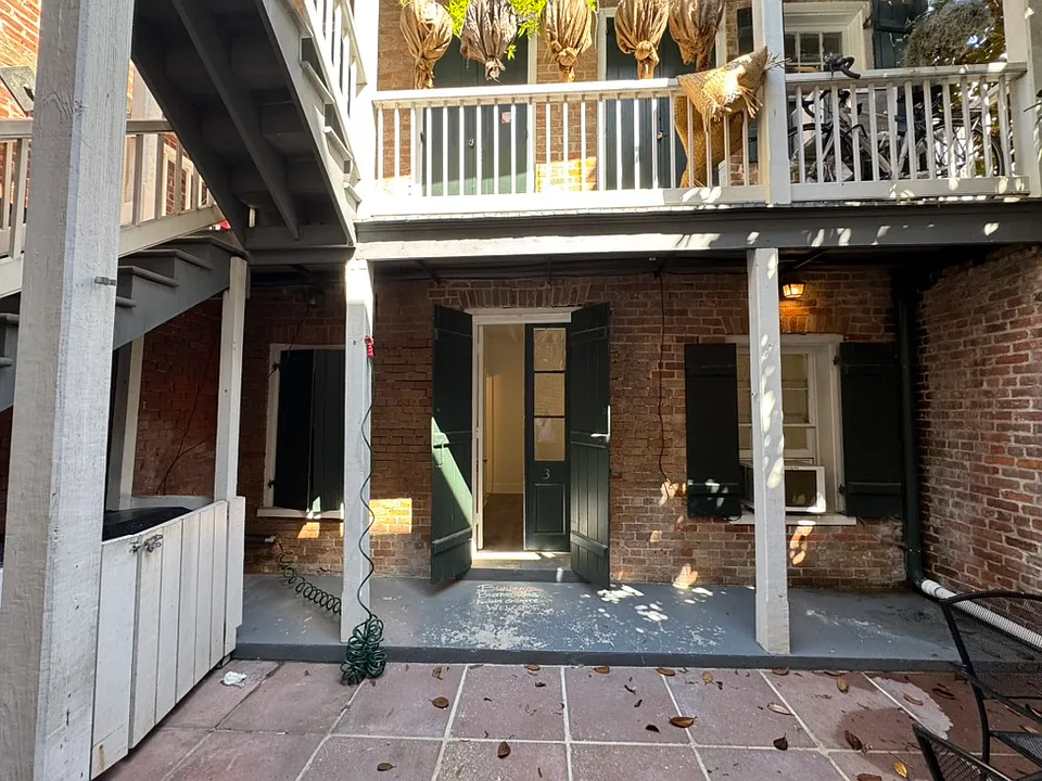 807 Bourbon St