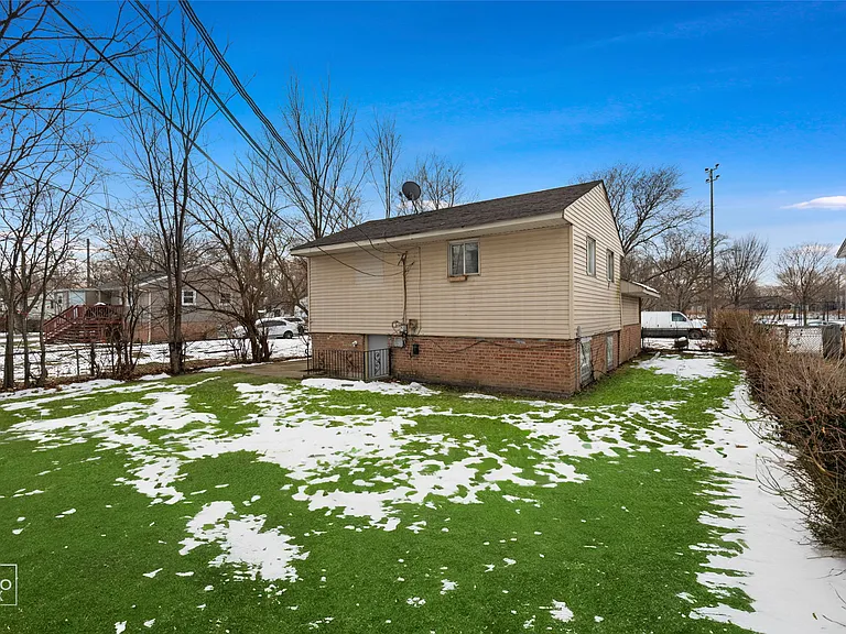 13041 S Eberhart Ave — Photo 13