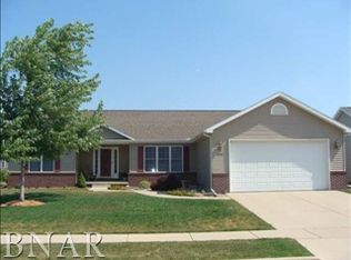 400 Labrador Ln, Normal, IL 61761