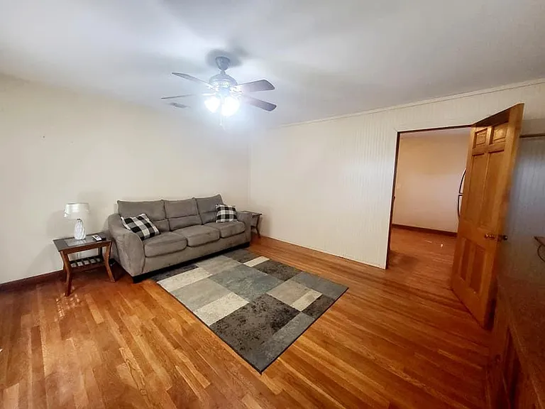1546 Locust St — Photo 12