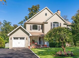 15 Kennedy Ln, Cold Spring Harbor, NY 11724