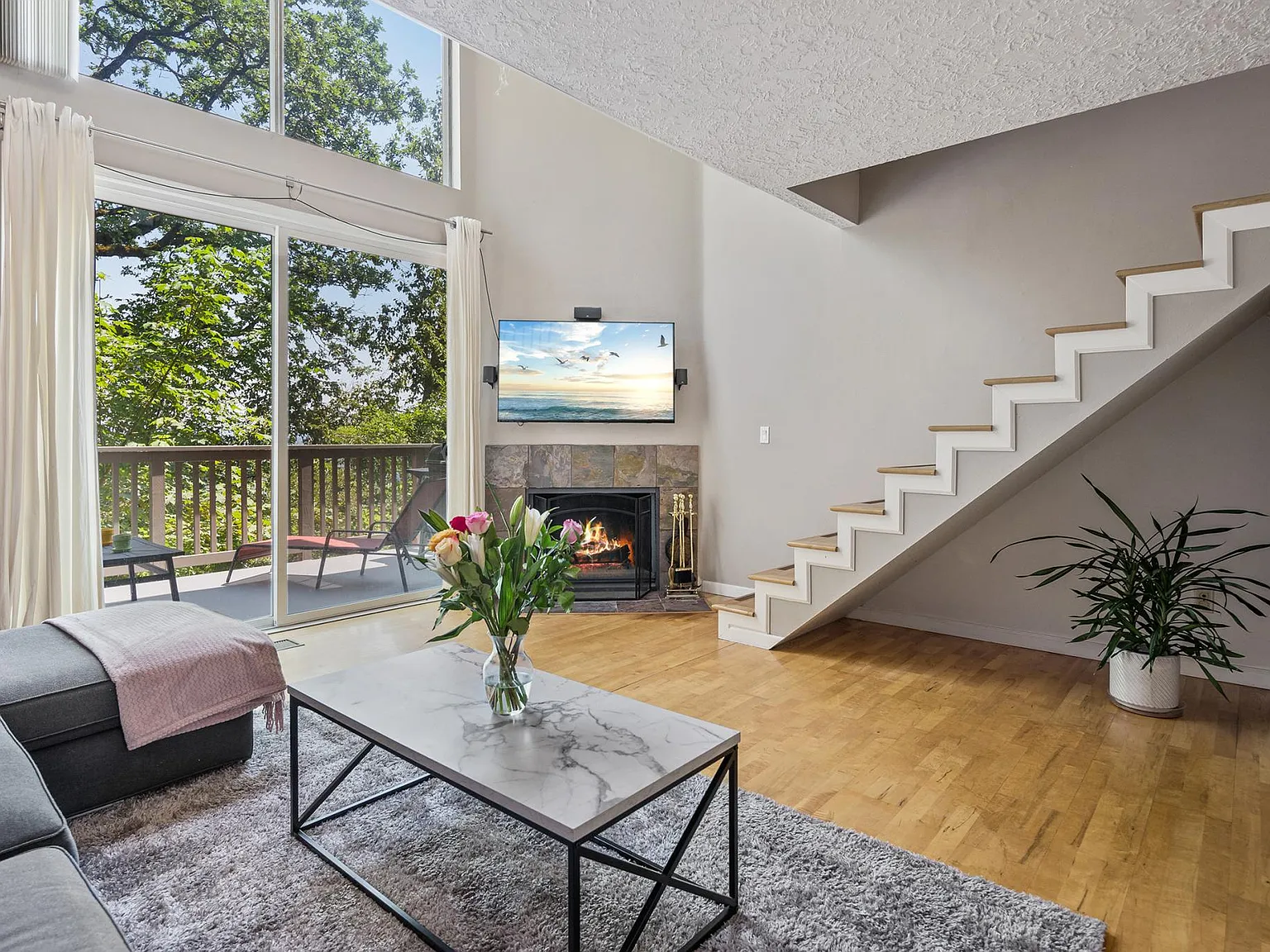 2 bed, 1.5 bath, 870 sqft, $2,400 — Photo 4