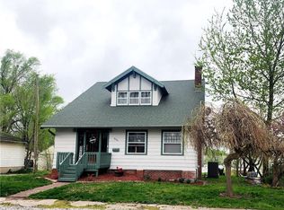 206 S Daviess St, Gallatin, MO 64640