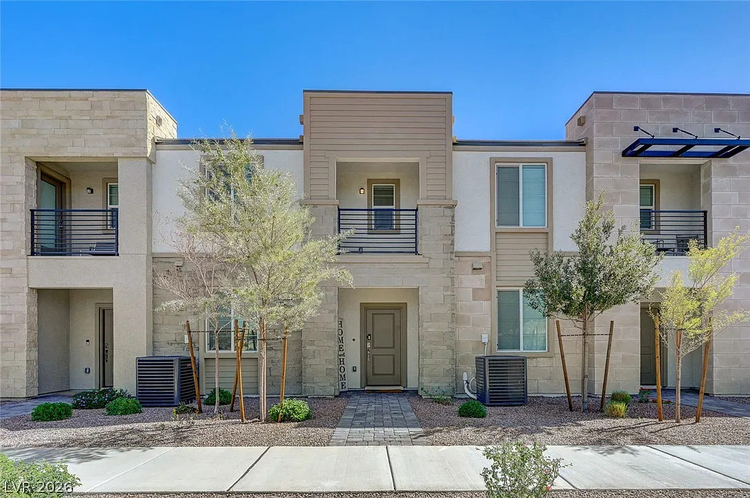 3 bed, 2.5 bath, 1447 sqft, $2,450 — Photo 1
