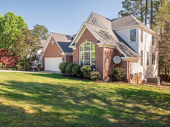 3rd image of 100 River Birch Ln