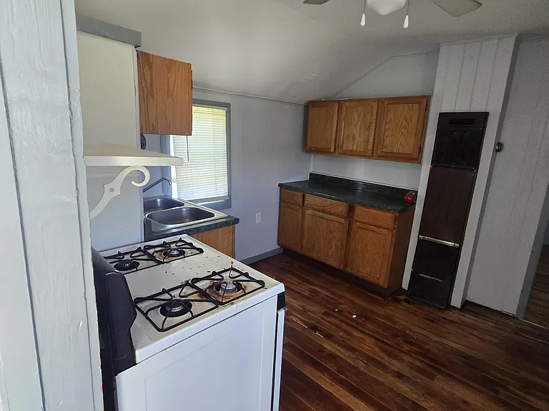 3150 Gilbert Dr #3 — Photo 4