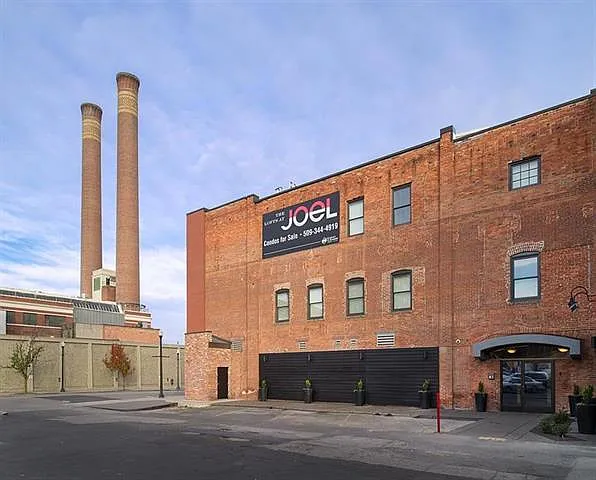 2 bed, 1105 sqft, $2,100 — Photo 4