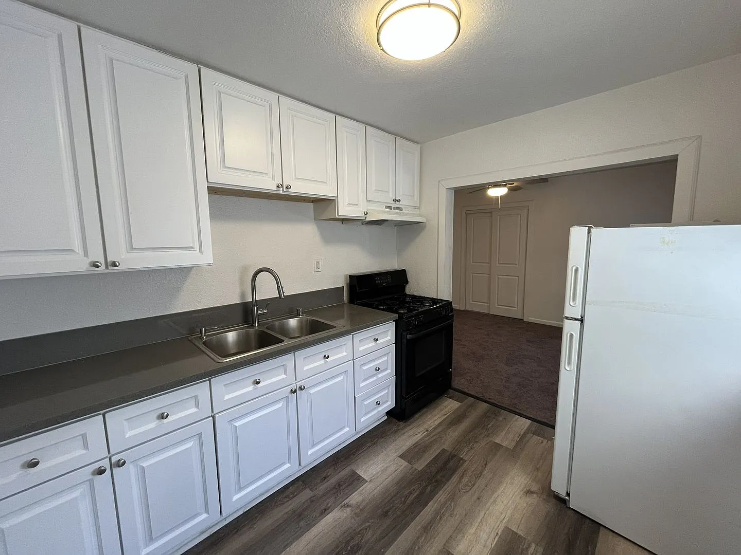 SAC T 3333 Belden — Photo 1