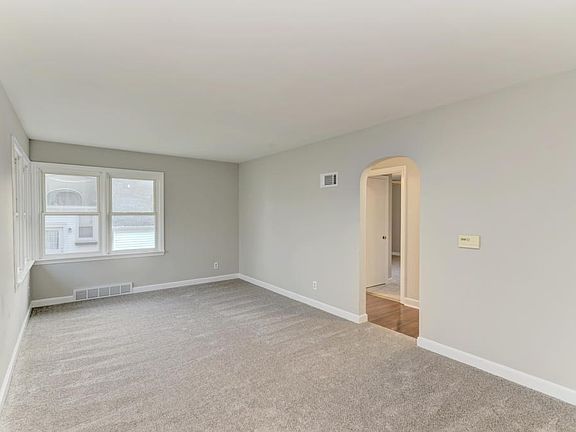 2nd image of 200 S Marguerite St