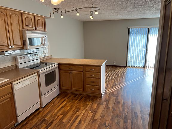 3rd image of 5801 Enterprise Dr APT A7