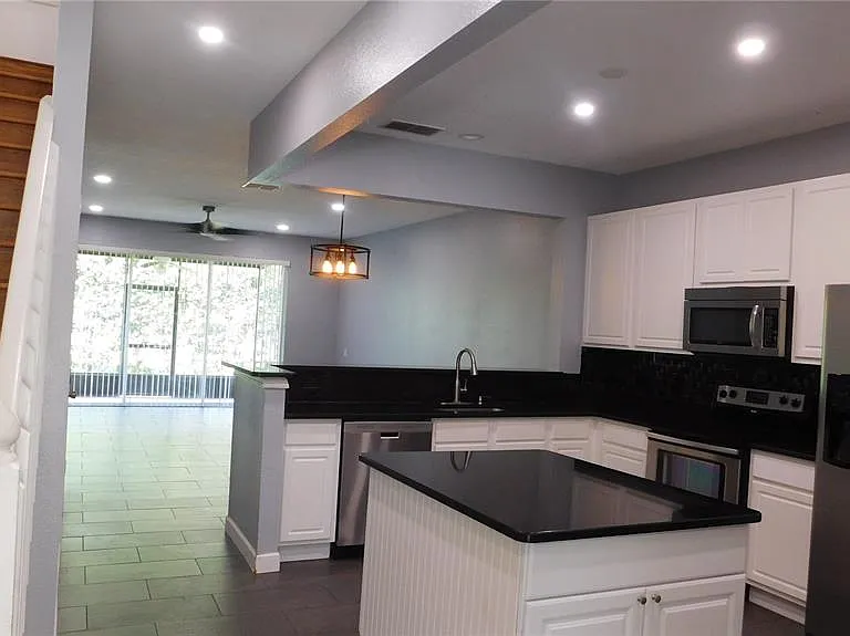 1508 Florentino Ln — Photo 7
