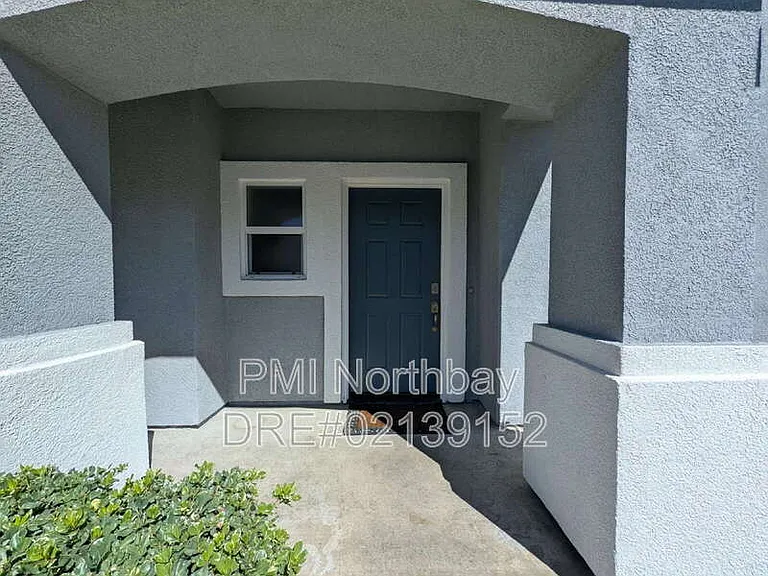 5052 Gothic Ct — Photo 3