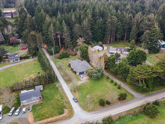 3rd image of 56100 Spring Creek Rd