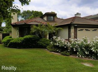 2660 Victoria Park Dr, Riverside, CA 92506