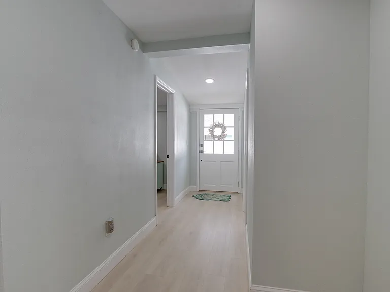 448 Locklie St #A — Photo 18