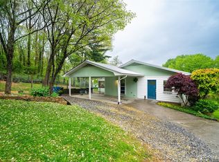 82 Walker St, Clyde, NC 28721