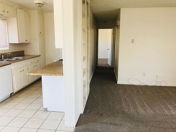 5th image of 1728 Diamond St APT 8