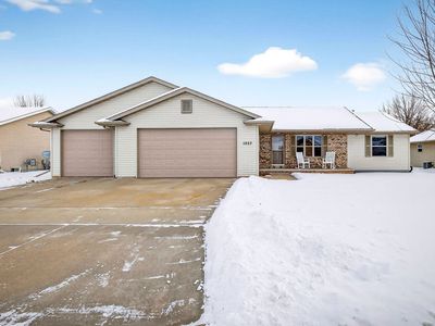 1037 Tracey St, Menasha, WI, 54952