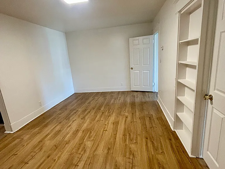 604 W Augusta Ave #2 — Photo 3