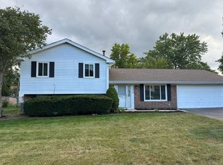 4270 Woodlake Dr, Hanover Park, IL 60133
