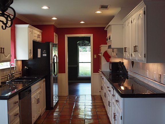 4th image of 243 Meadowlark Dr